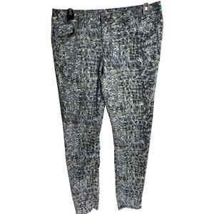 CAbi Skinny Jeans Size 8 Blue Camo Mid Rise Cotton Blend Whimsigoth Dark Romance